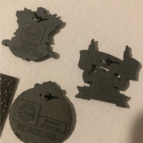 Disney Haunted Mansion 4 Pin Booster Set - Picture 4 of 6